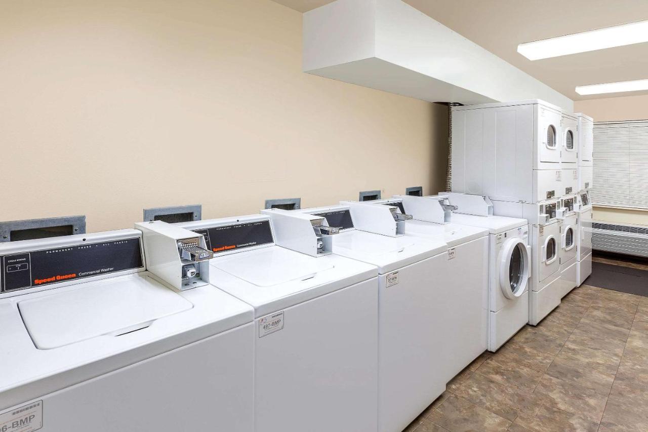 Woodspring Suites Council Bluffs Exteriör bild
